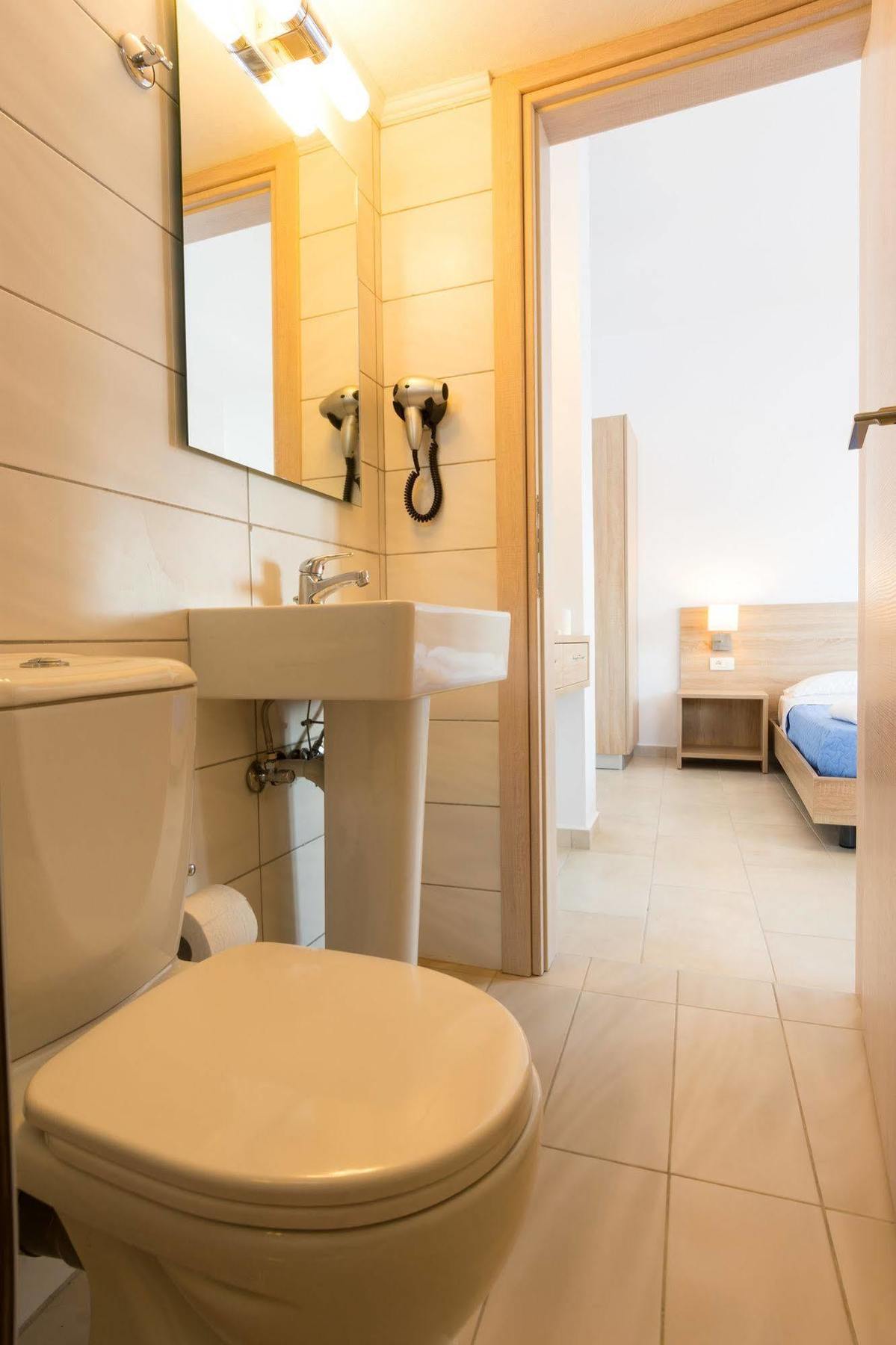 Socrates Apartmens & Restaurant Mílatos Eksteriør bilde