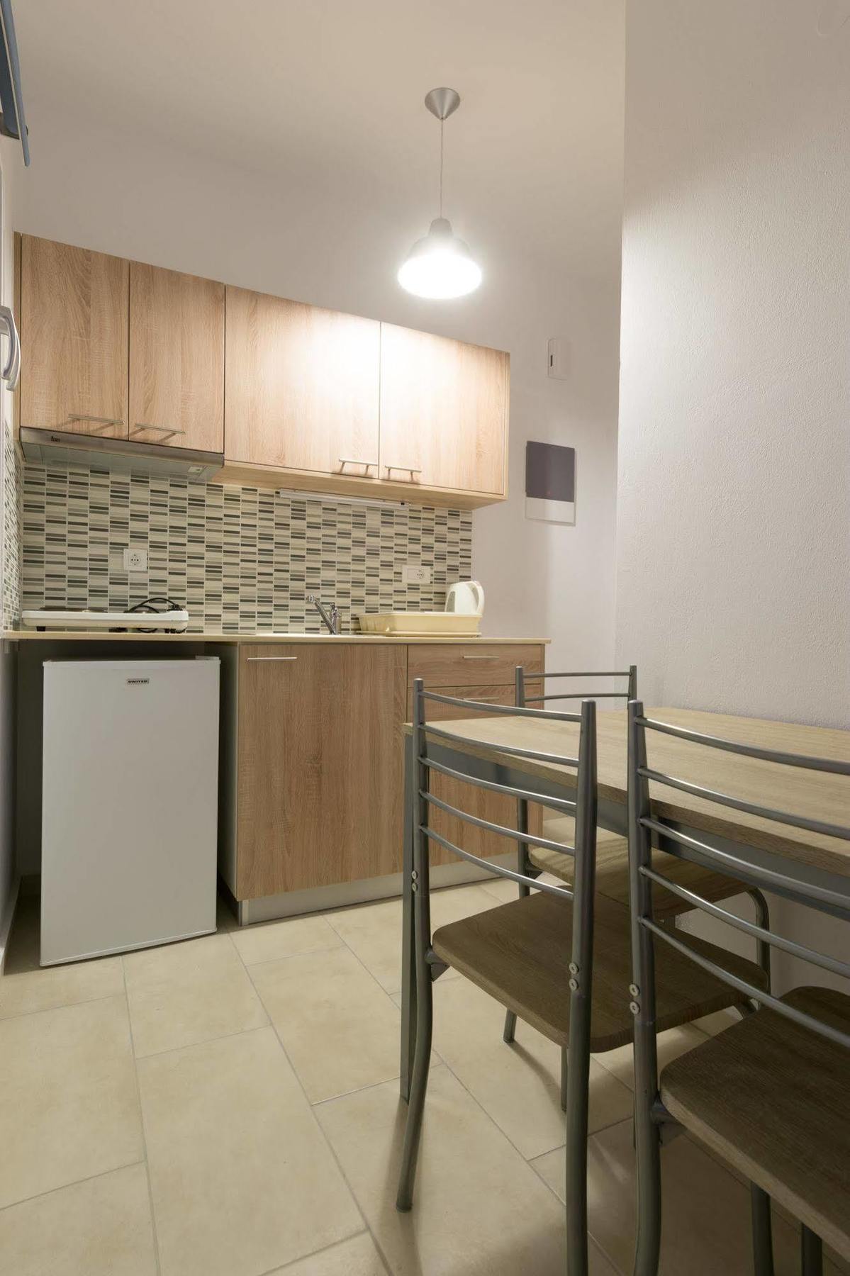 Socrates Apartmens & Restaurant Mílatos Eksteriør bilde