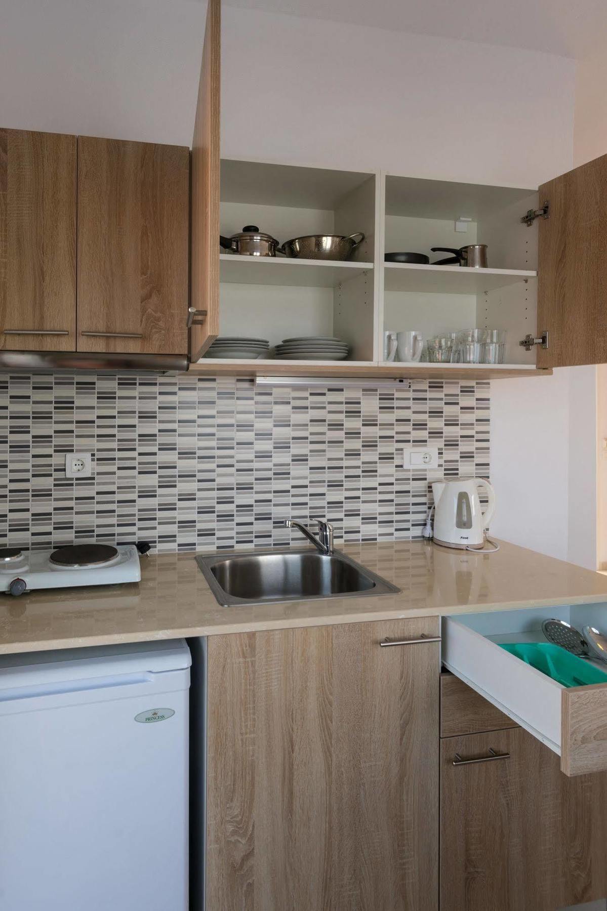 Socrates Apartmens & Restaurant Mílatos Eksteriør bilde